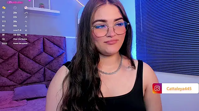 Snapshot of cattaleya___ chatting on 02/28/25, 03:26 cattaleya    online show from 02/28/25, 03:26