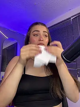 Snapshot of cattaleya___ chatting on 03/04/25, 03:33 cattaleya    online show from 03/04/25, 03:33