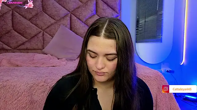 Snapshot of cattaleya___ chatting on 03/11/25, 06:32 cattaleya    online show from 03/11/25, 06:32