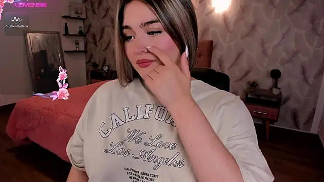 Snapshot of cattaleya___ chatting on 10/10/25, 03:27 cattaleya    online show from 10/10/25, 03:27