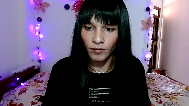 Snapshot of carolinemiller7 chatting on 12/29/24, 09:41 carolinemiller7 online show from 12/29/24, 09:41
