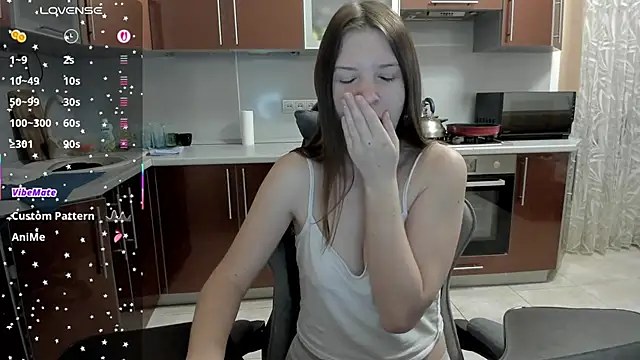 Snapshot of _BondiXUrban_ chatting on 12/14/25, 04:51 BondiXUrban online show from 12/14/25, 04:51