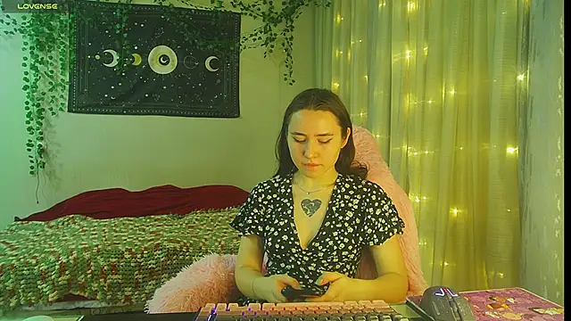 Aurora workerr online show from 12/21/25, 11:06