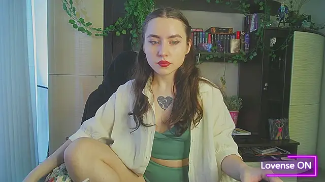 Snapshot of Aurora_workerr chatting on 05/17/26, 12:45 Aurora workerr online show from 05/17/26, 12:45
