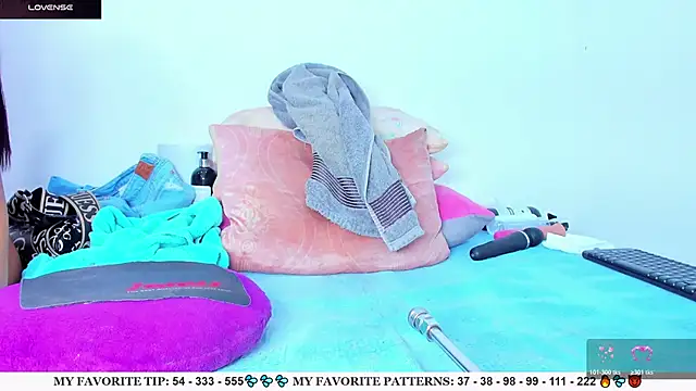 AriannaLewiis online show from 04/09/26, 07:08