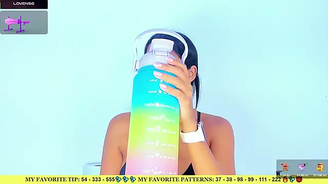 AriannaLewiis online show from 04/21/26, 01:53