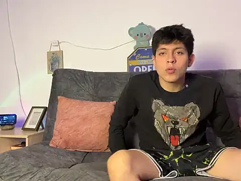 MyLatinHotBoys online show from 01/18/25, 12:35