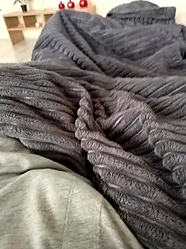 Snapshot of milf_hunter_35 chatting on 03/31/26, 08:15 milf hunter 35 online show from 03/31/26, 08:15