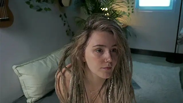 Snapshot of Winnie_sweet chatting on 12/17/24, 07:50 Winnie sweet online show from 12/17/24, 07:50