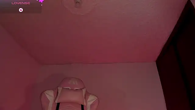 Snapshot of Veronicajazz chatting on 12/12/24, 03:59 Veronicajazz online show from 12/12/24, 03:59