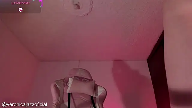 Snapshot of Veronicajazz chatting on 03/03/25, 10:10 Veronicajazz online show from 03/03/25, 10:10