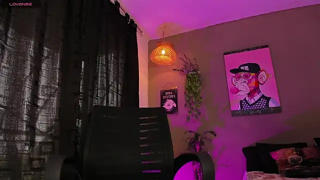 GinebraaFox  online show from 11/10/25, 12:59