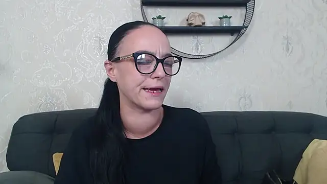 IzabelllNoir online show from 11/08/25, 09:13