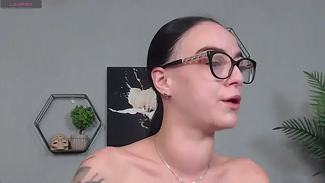 IzabelllNoir online show from 03/29/26, 06:02