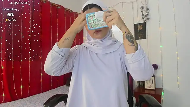 AishaAmin  online show from 04/10/26, 12:10