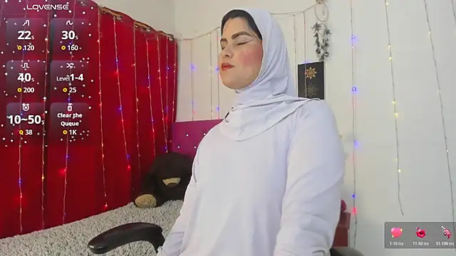 Snapshot of AishaAmin_ chatting on 04/23/26, 12:15 AishaAmin online show from 04/23/26, 12:15