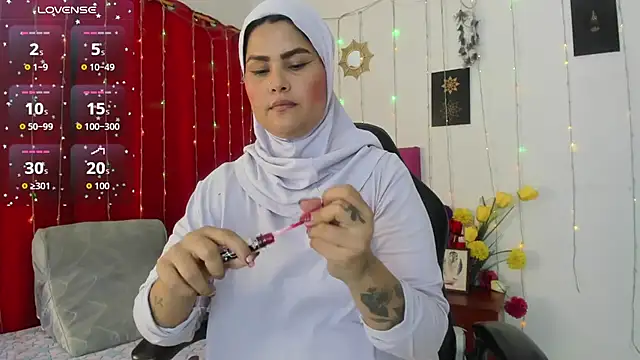 Snapshot of AishaAmin_ chatting on 05/15/26, 12:12 AishaAmin online show from 05/15/26, 12:12