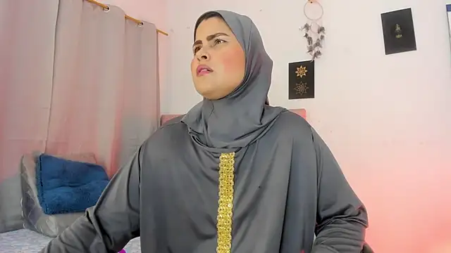 Snapshot of AishaAmin_ chatting on 06/24/26, 12:15 AishaAmin online show from 06/24/26, 12:15
