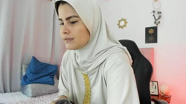 Snapshot of AishaAmin_ chatting on 07/13/26, 12:08 AishaAmin online show from 07/13/26, 12:08