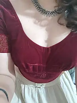 Brown Maxi online show from 02/02/25, 09:40