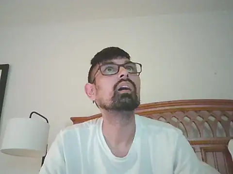 spence204011 online show from 10/28/25, 02:48