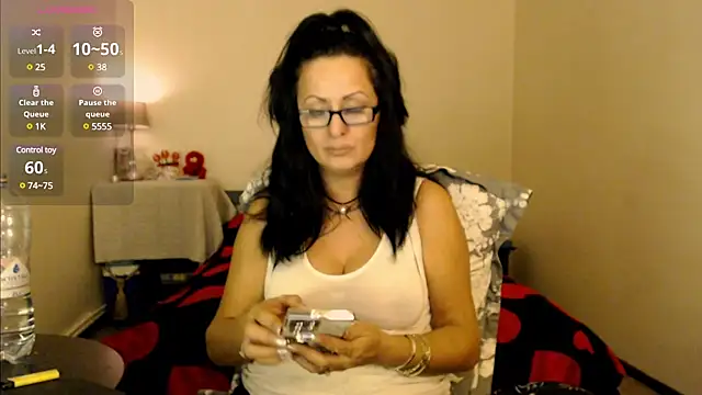 Snapshot of YourDreamLoverr chatting on 02/11/25, 10:07 YourDreamLoverr online show from 02/11/25, 10:07