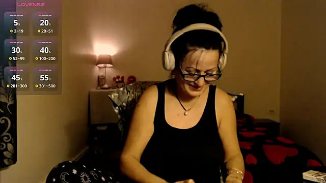 Snapshot of YourDreamLoverr chatting on 02/20/25, 12:19 YourDreamLoverr online show from 02/20/25, 12:19