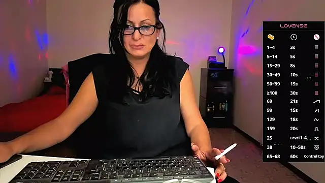 Snapshot of YourDreamLoverr chatting on 09/24/25, 10:35 YourDreamLoverr online show from 09/24/25, 10:35