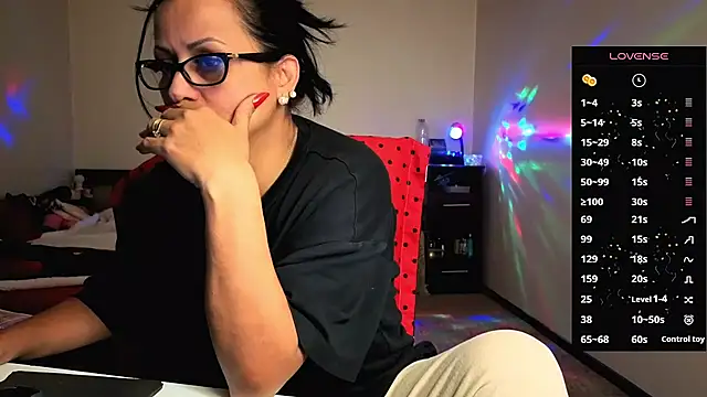 Snapshot of YourDreamLoverr chatting on 09/26/25, 11:31 YourDreamLoverr online show from 09/26/25, 11:31