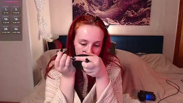 Snapshot of VanessaLincum chatting on 12/12/24, 05:31 VanessaLincum online show from 12/12/24, 05:31