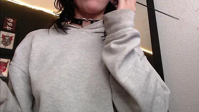 Snapshot of niakat_ chatting on 12/03/24, 03:52 niakat  online show from 12/03/24, 03:52