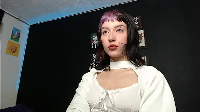Snapshot of niakat_ chatting on 01/17/25, 06:36 niakat  online show from 01/17/25, 06:36