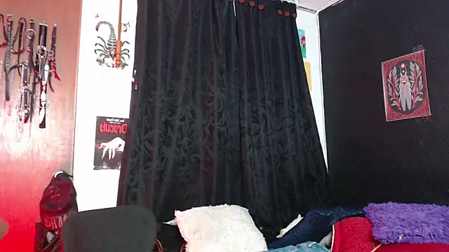 Snapshot of niakat_ chatting on 03/11/25, 04:32 niakat  online show from 03/11/25, 04:32