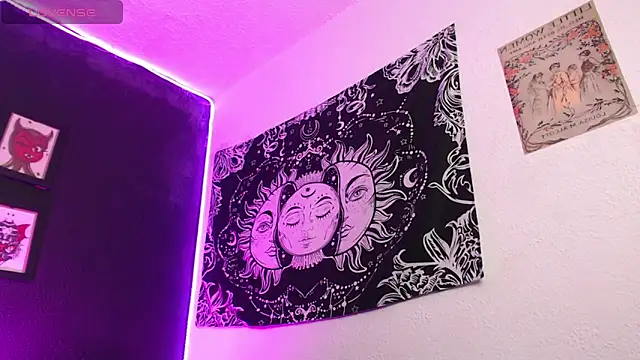 Snapshot of niakat_ chatting on 09/17/25, 08:21 niakat  online show from 09/17/25, 08:21