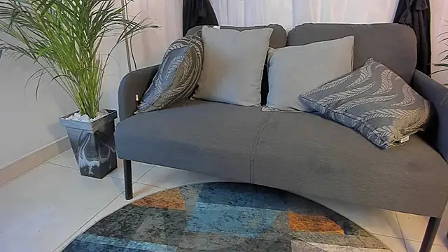 Snapshot of xabrina_zpellman_ chatting on 02/22/25, 06:06 xabrina zpellman  online show from 02/22/25, 06:06