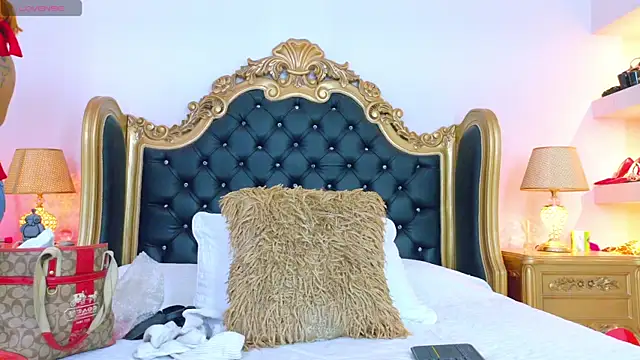 AdelinaVans online show from 07/08/26, 11:48