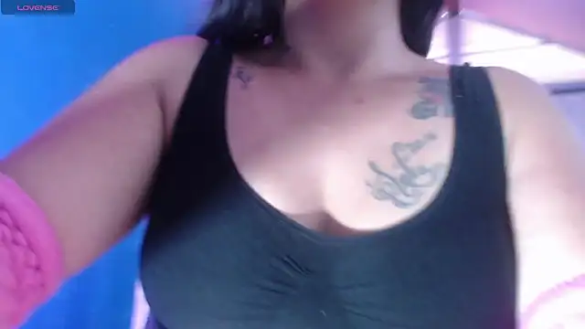 Snapshot of vitoria23_ chatting on 04/27/26, 01:31 vitoria23 online show from 04/27/26, 01:31