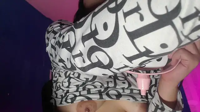 vitoria23  online show from 06/23/26, 01:53