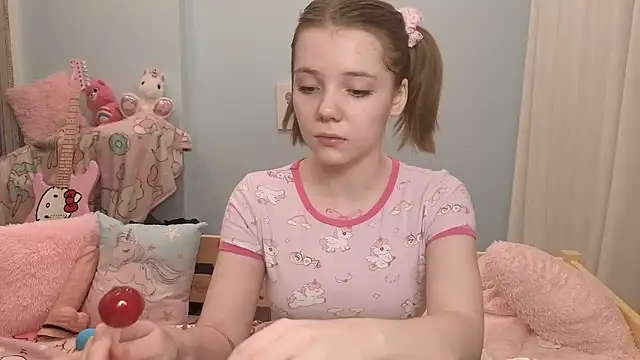 PrincessLittleKiki online show from 01/11/26, 03:39