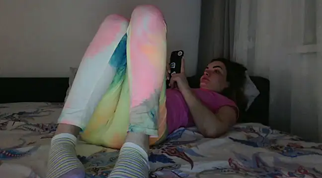  JustmeHere  online show from 02/04/25, 10:34