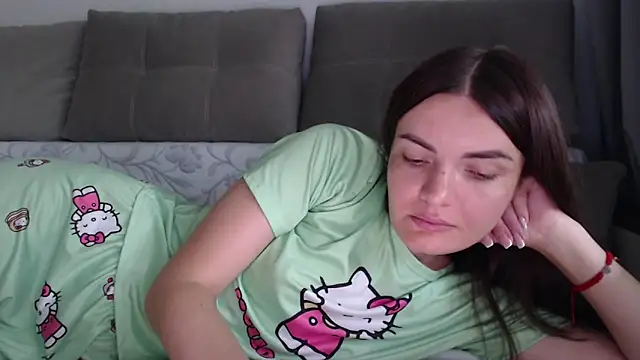  JustmeHere  online show from 10/11/25, 09:30