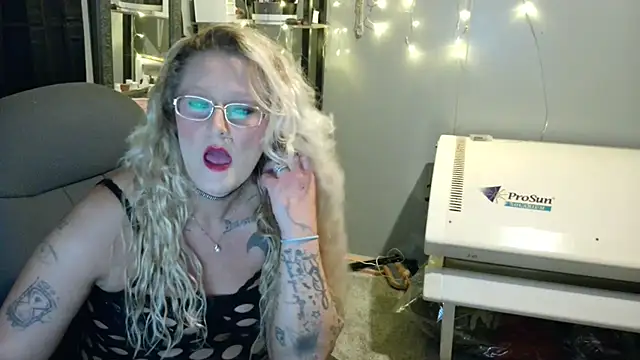 Lisalovely6981 online show from 01/02/25, 09:43