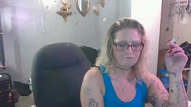 Lisalovely6981 online show from 03/17/25, 11:42