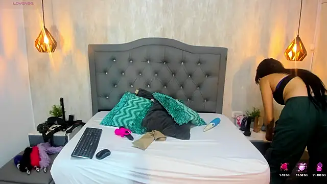 ana parker online show from 04/16/26, 07:03