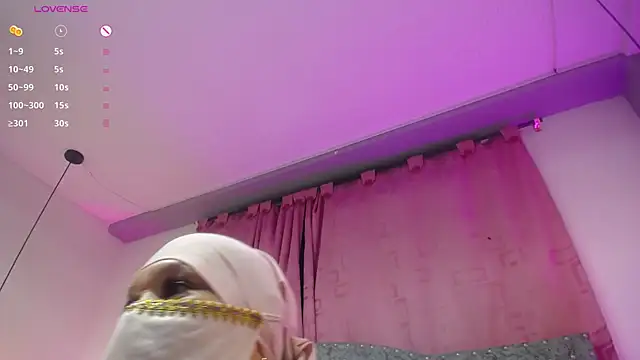 Uzziah Sabag online show from 10/28/25, 12:03