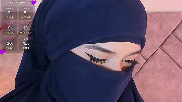 anna-henao online show from 11/24/25, 07:24