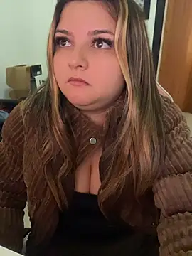 Snapshot of SweetPaige_ chatting on 06/19/26, 01:26 SweetPaige online show from 06/19/26, 01:26