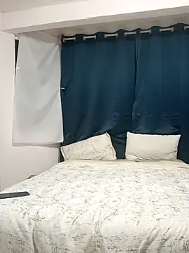 Snapshot of Celestte22 chatting on 01/01/25, 04:18 Celestte22 online show from 01/01/25, 04:18