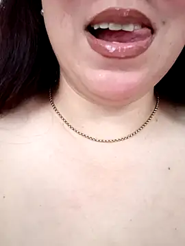 Snapshot of Celestte22 chatting on 03/29/26, 08:31 Celestte22 online show from 03/29/26, 08:31