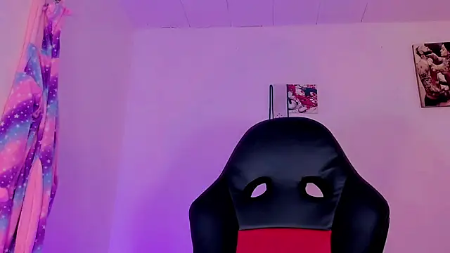 naomy  xx online show from 10/31/25, 03:18